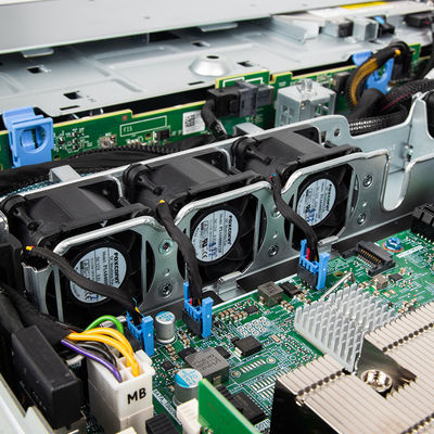 Dell PowerEdge R240 E-2224 4 * 3.5 " 250W 1U Serveur rack pour le travail financier et le partage de fichiers